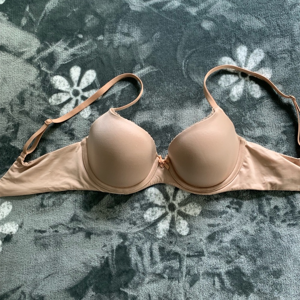 Victoria’s Secret Body By Victoria 32D Demi Lightly Lined beige